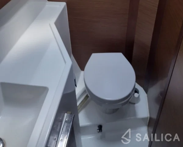 Lagoon 40 - Yacht Charter Sailica