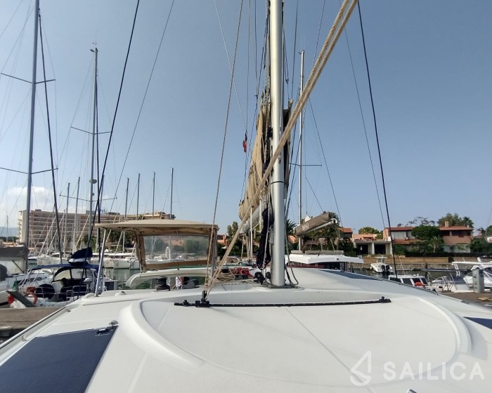 Lagoon 40 - Yacht Charter Sailica