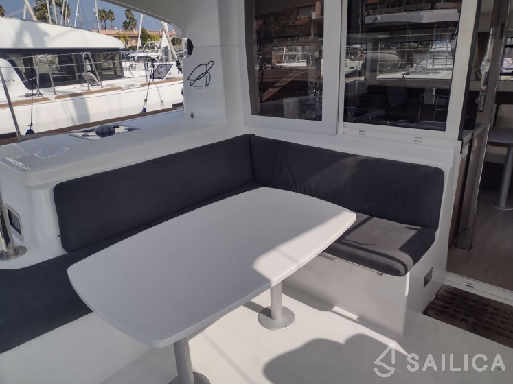 Lagoon 40 - Yacht Charter Sailica