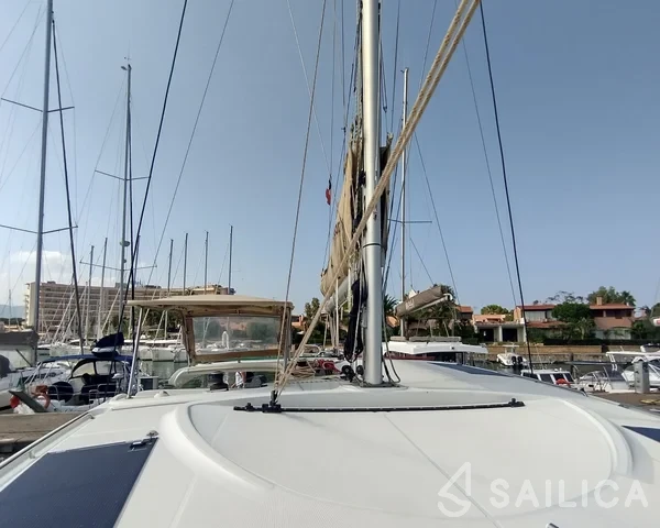 Lagoon 40 - Yacht Charter Sailica