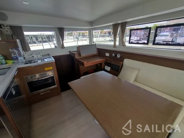 Lagoon 40 - Yacht Charter Sailica
