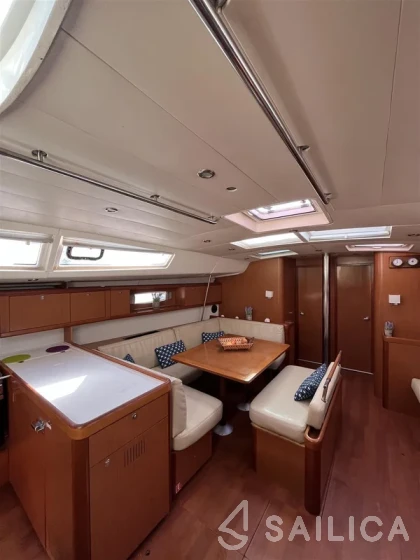 Oceanis 54 - Yacht Charter Sailica