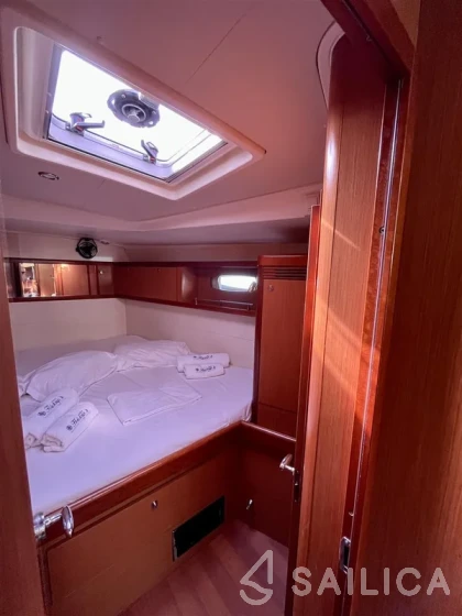 Oceanis 54 - Yacht Charter Sailica