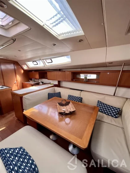 Oceanis 54 - Yacht Charter Sailica
