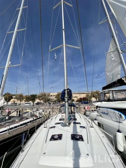 Oceanis 54 - Yacht Charter Sailica