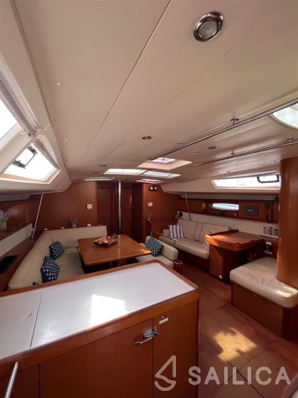 Oceanis 54 - Yacht Charter Sailica