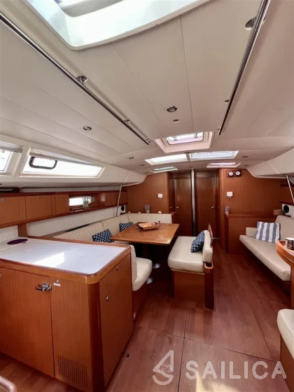 Oceanis 54 - Yacht Charter Sailica