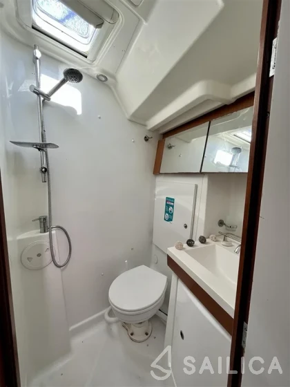 Oceanis 54 - Yacht Charter Sailica