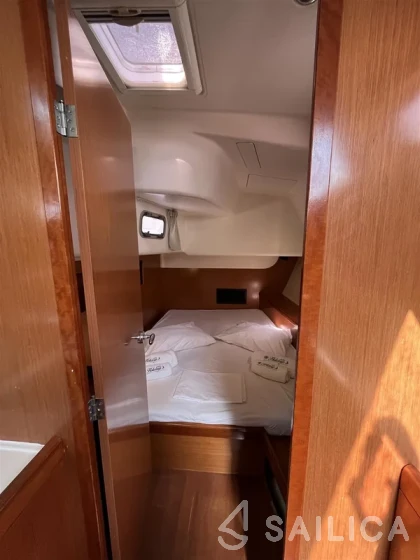 Oceanis 54 - Yacht Charter Sailica