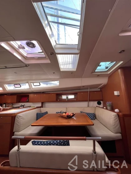 Oceanis 54 - Yacht Charter Sailica