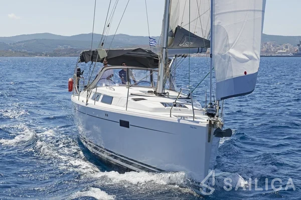 Hanse 415 - Yacht Charter Sailica