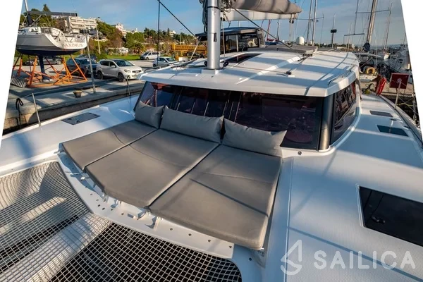 Isla 40 - Yacht Charter Sailica