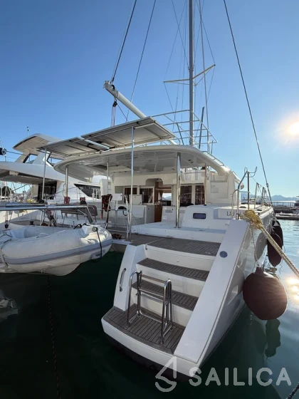 Lagoon 450  Flybridge - Yacht Charter Sailica