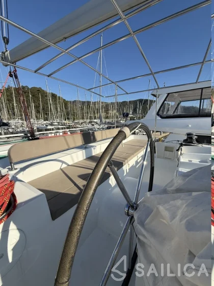 Lagoon 450  Flybridge - Yacht Charter Sailica