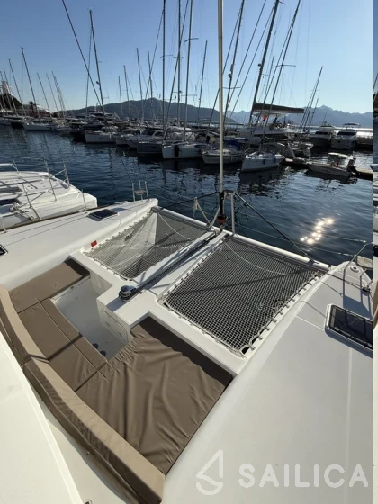 Lagoon 450  Flybridge - Yacht Charter Sailica