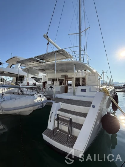 Lagoon 450  Flybridge - Yacht Charter Sailica