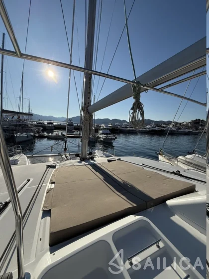Lagoon 450  Flybridge - Yacht Charter Sailica