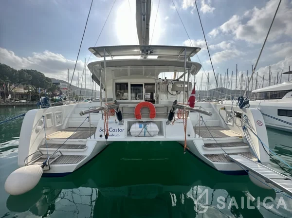 Lagoon 40 - Yacht Charter Sailica