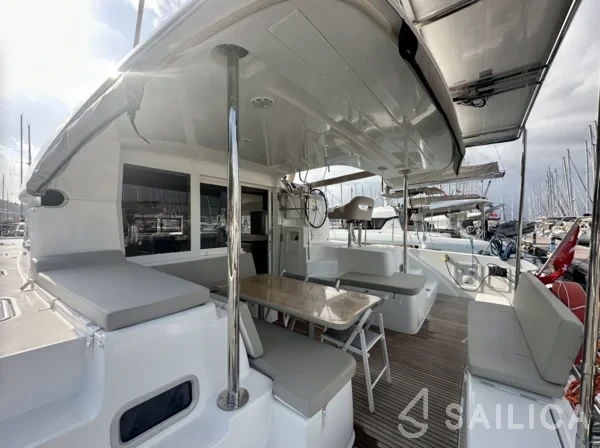 Lagoon 40 - Yacht Charter Sailica