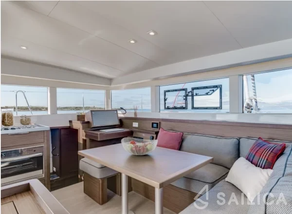 Lagoon 40 - Yacht Charter Sailica