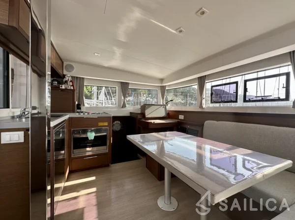 Lagoon 40 - Yacht Charter Sailica