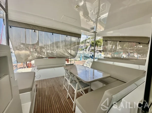 Lagoon 40 - Yacht Charter Sailica