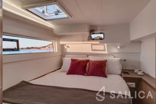Lagoon 40 - Yacht Charter Sailica