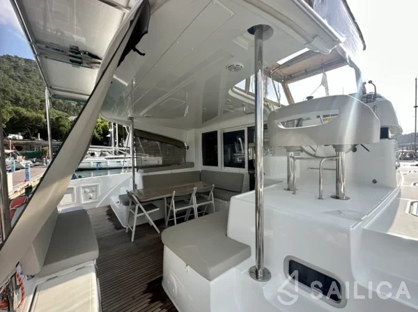 Lagoon 40 - Yacht Charter Sailica