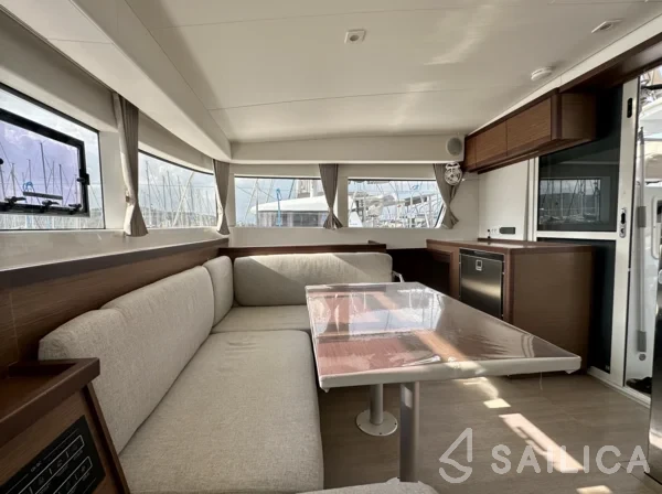 Lagoon 40 - Yacht Charter Sailica
