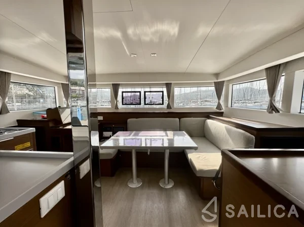 Lagoon 40 - Yacht Charter Sailica