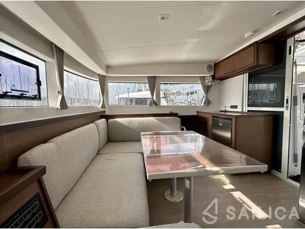 Lagoon 40 - Yacht Charter Sailica