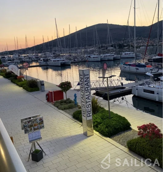 Grandezza 37CA - Yacht Charter Sailica