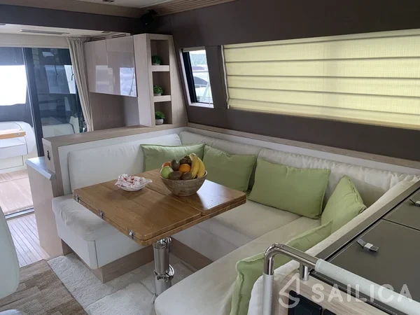 Monte Carlo 5 - Yacht Charter Sailica