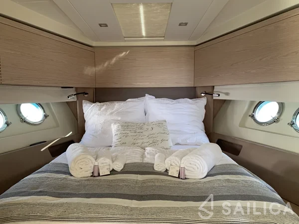 Monte Carlo 5 - Yacht Charter Sailica