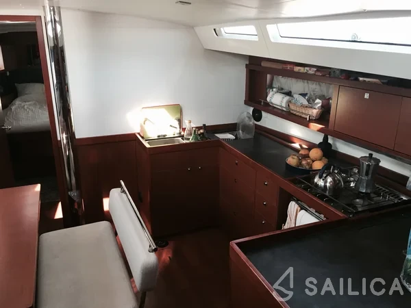 Oceanis 48 - Yacht Charter Sailica