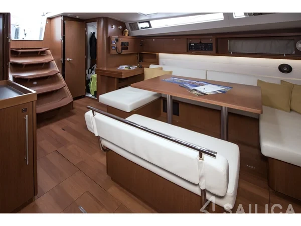 Oceanis 48 - Yacht Charter Sailica