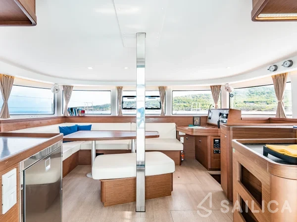Lagoon 42 - Yacht Charter Sailica