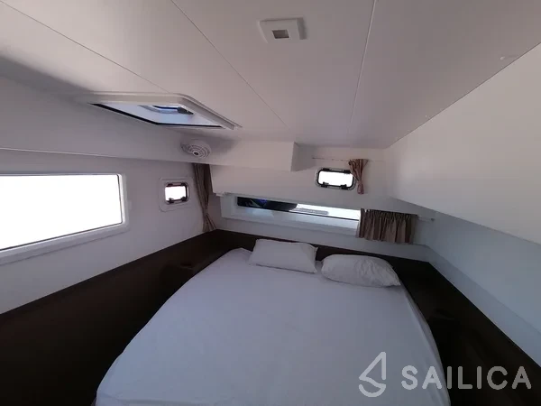 Lagoon 42 - Yacht Charter Sailica