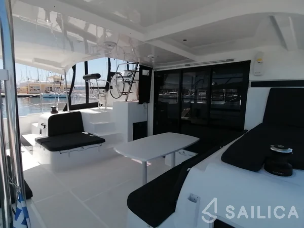 Lagoon 42 - Yacht Charter Sailica