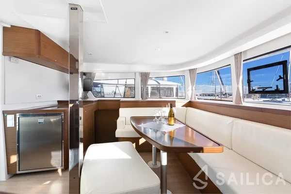 Lagoon 42 - Yacht Charter Sailica
