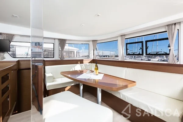 Lagoon 42 - Yacht Charter Sailica