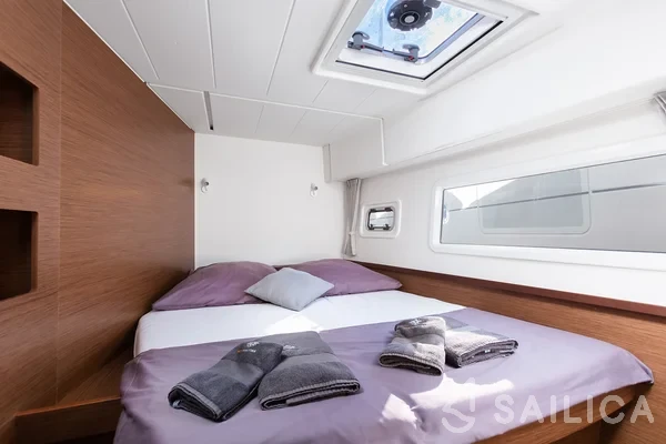 Lagoon 42 - Yacht Charter Sailica