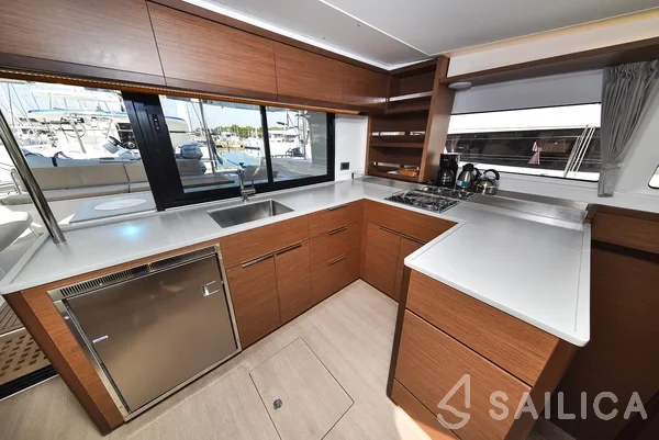 Lagoon 46  - Photo #190 Lagoon 46  - Yacht Charter Sailica