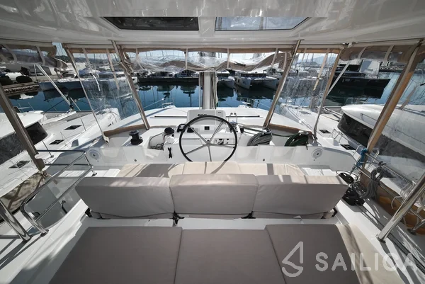 Lagoon 50 - Yacht Charter Sailica