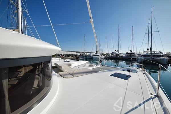 Lagoon 50 - Yacht Charter Sailica
