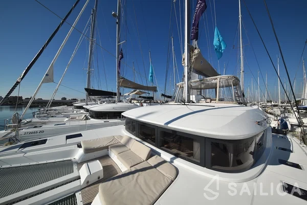 Lagoon 50 - Yacht Charter Sailica
