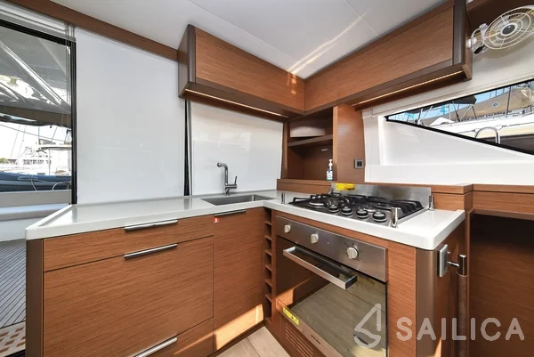Lagoon 50 - Yacht Charter Sailica