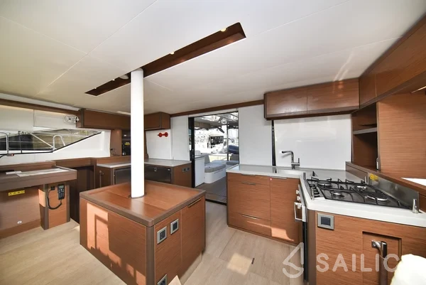 Lagoon 50 - Yacht Charter Sailica