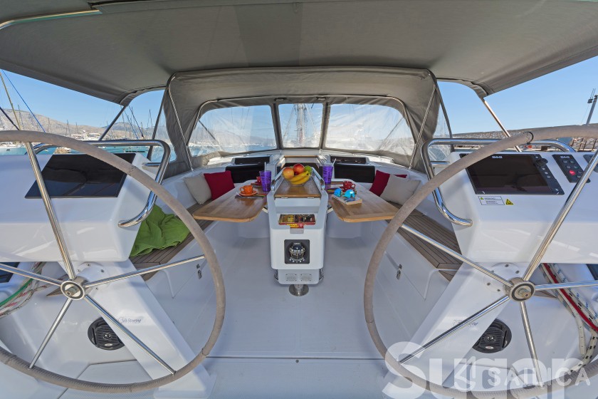 Hanse 455 - Yacht Charter Sailica
