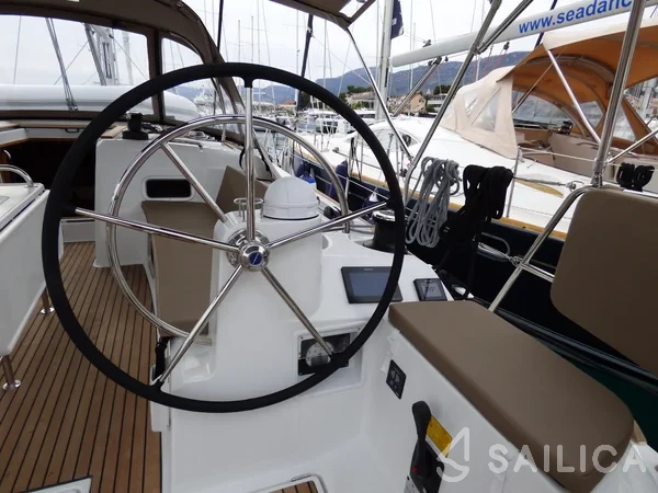 Sun Odyssey 519 - Yacht Charter Sailica
